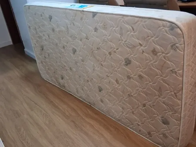 Cama Solteiro XL - Pouco Uso