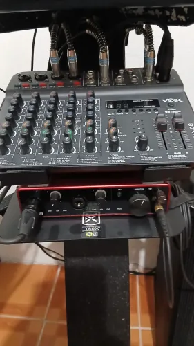 Interface audio scarlett 4i4