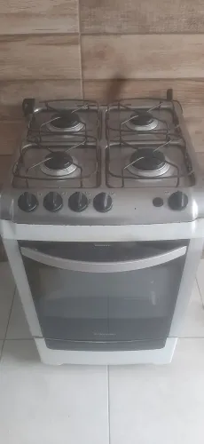 Vendo fogão 04 bocas Electrolux  R$ 150,00