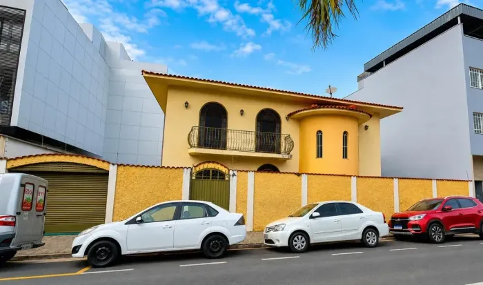 Casa com 3 quartos, 226 m², aluguel por R$ 5.000/mês - Nova Pouso Alegre - Pouso Alegre/MG