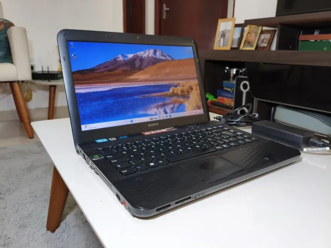 Notebook Sony Intel i5, 8GB RAM, SSD 240GB, NVidia Geforce 410M, tela de 14"