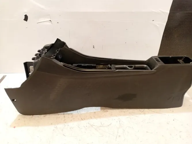 Console Central Fiat Fastback Abarth 2023