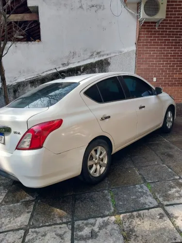 Nissan Versa SL 1.6 16V Flexstart 4P Mec. 2016