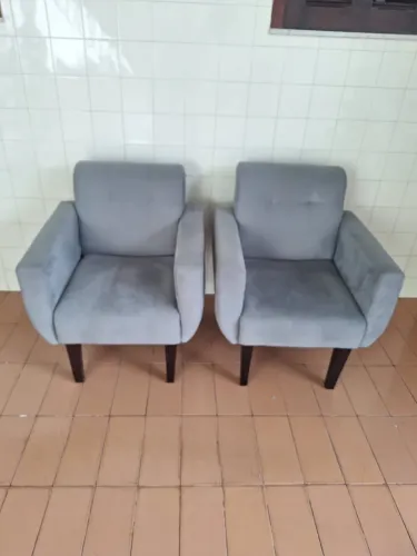 3 Poltronas + 6 araras (vendo separado)