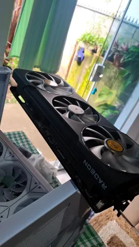 Placa de vídeo rx 6700 xt 12gb aceito troca dou uma volta mais