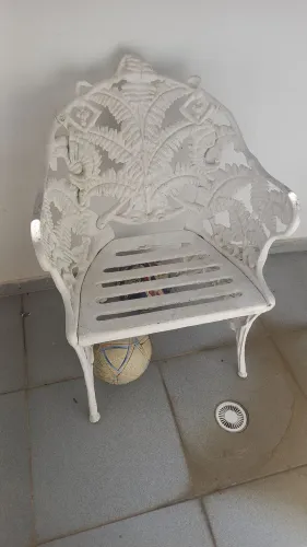 Vendo cadeiras de ferro para jardim. 