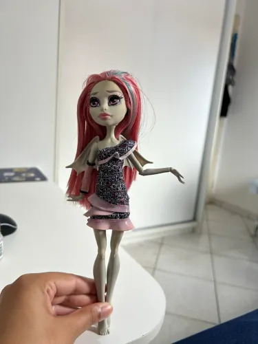 Boneca Monster High Rochelle Ghouls Night Out 