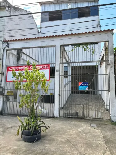 Cinco pavimentos para locação possui 1009 metros no Centro - Resende - RJ