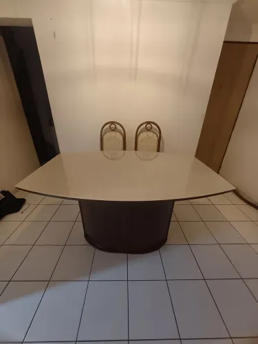 Mesa linda excelente estado!