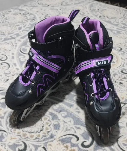 Patins regulável do 34 ao 38 em ótimas condições 