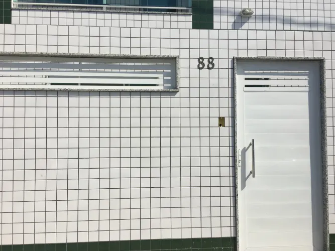 Apartamento térreo tipo casa 2 quartos em Bangu
