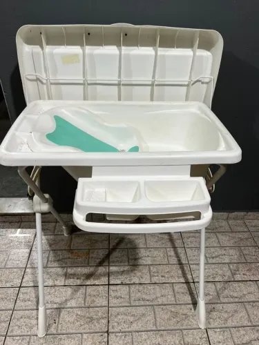 Banheira com redutor e trocador