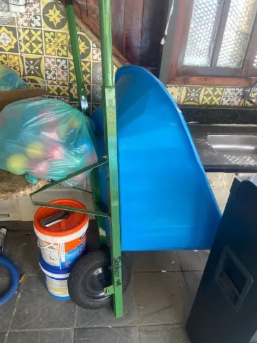 Carinho de mão obra mil litros