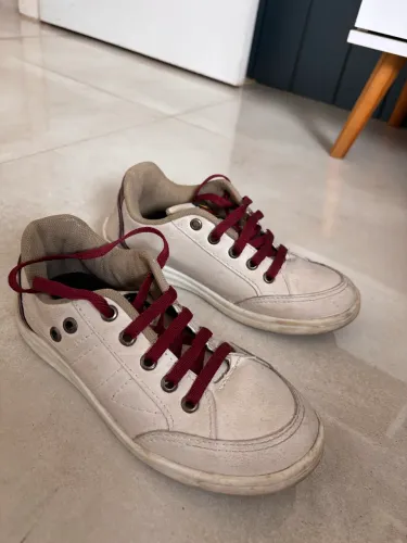 Vendo 2 sapatos menino