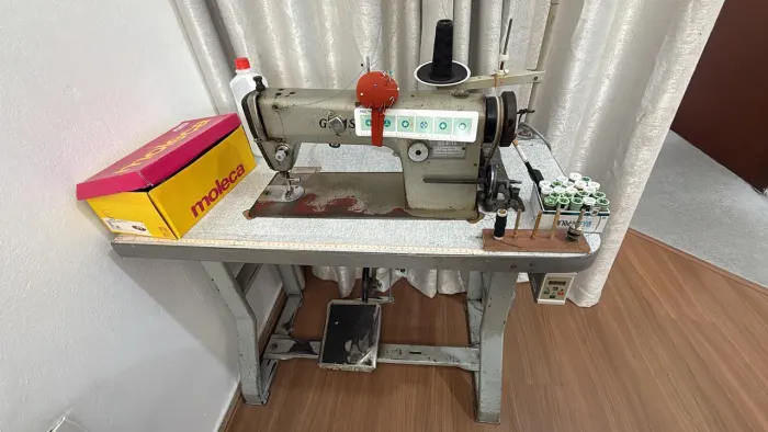 Máquina de costura reta industrial direct drive