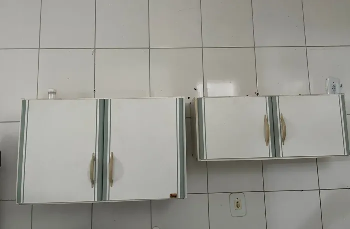 Armários de cozinha (2 módulos) em bom estado