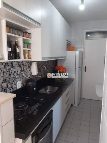 Apartamento com 3 dormitórios à venda, 78 m² por R$ 700.000,00 - Candeal - Salvador/BA