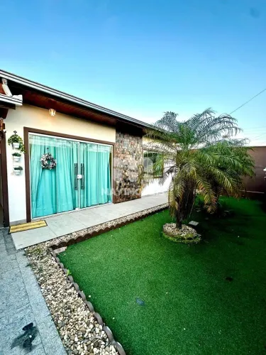 Casa a venda no Bairro Paranaguamirim em Joinville por 669.000 - Estuda permuta ou imóvel