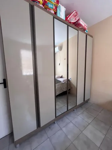 Guarda roupa 6 portas