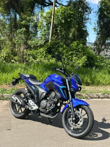 FZ25 Connected muito nova!!