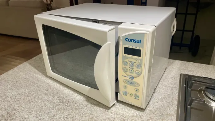 Microondas Cônsul 18 litros