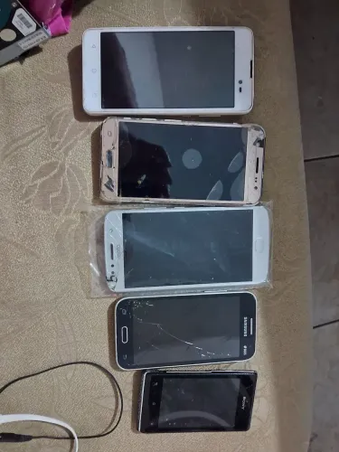 Celular com defeito