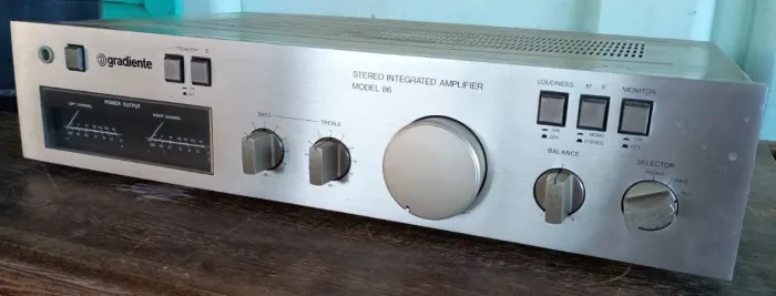 Amplificador Gradiente Model 86