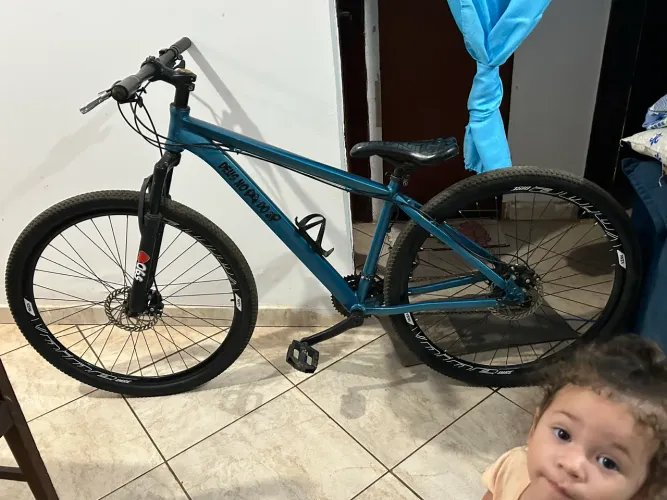 Vendo bike aro 29 cor especial