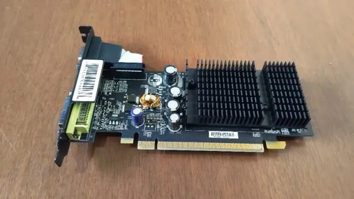 Placa de video nvidia 7200 512mb Pci-e