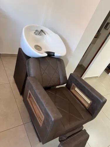 Vendo Lavatório com Aquecedor 