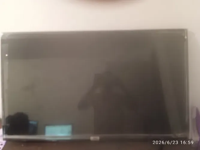 Tv 43 TCL, está travando na inicialização precisa trocar a placa