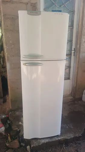 Geladeira 600 entrega grátis 