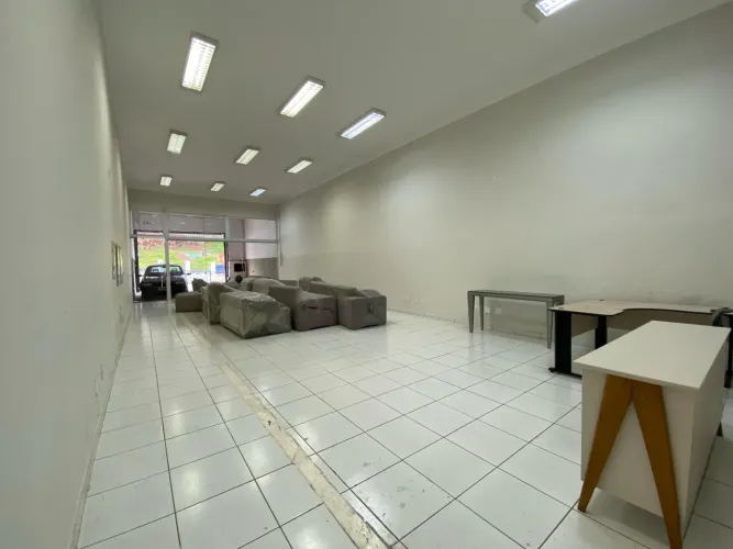 Oportunidade, Compra ou Locação de Prédio Comercial na Av. São Paulo à 3min. do Centro