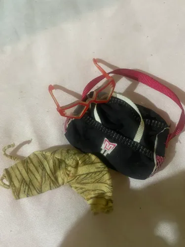 Lote monster high roupinhas fearlider ( lider de torcida) 