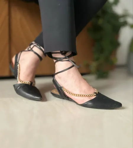 Sapatilha Salomé 36 Preta com Detalhe de Correntes