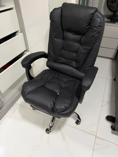 Vendo cadeira presidente com massagem nova nunca usada