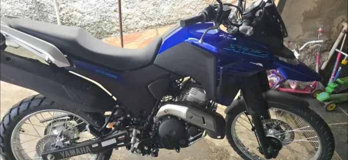 Moto Yamaha Lander 250 Connected com ABS - 4.900 KM na garantia