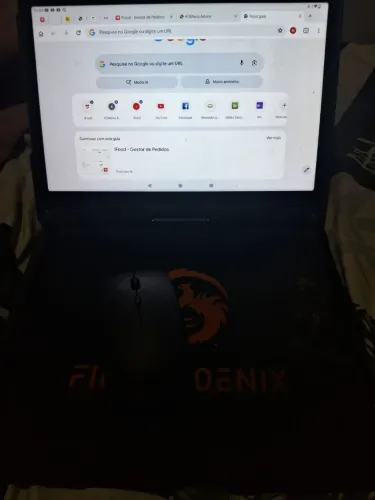 Tablet marca E19 com teclado e 256Gb de memória