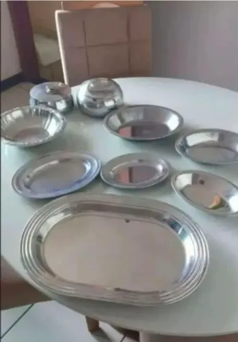Vendo 9 loucas de inox por 200 reais