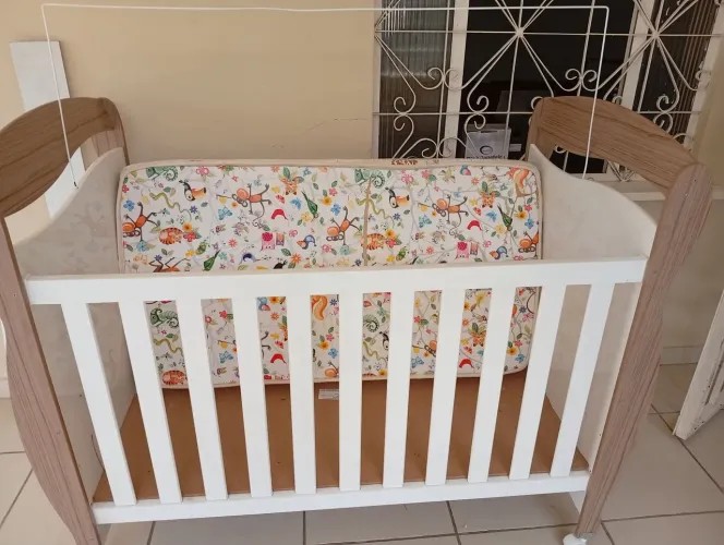 Vende-se berço usado 
