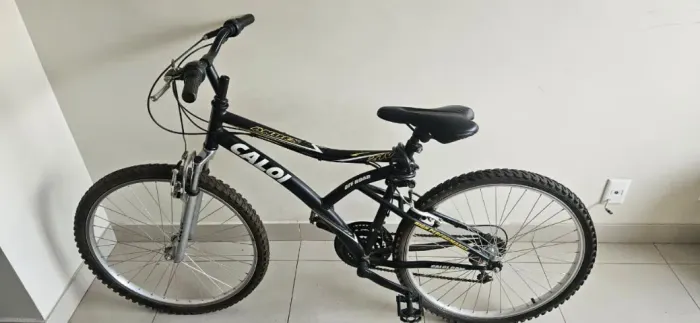 Bicicleta Caloi aro 26 com suspensão dianteira - Estado de nova
