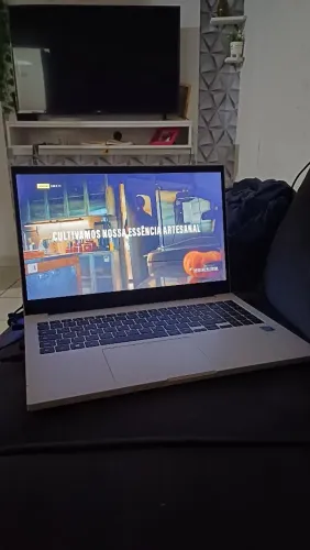 VENDO NOTEBOOK SAMSUNG  (Avaria na tampa dobradiça)