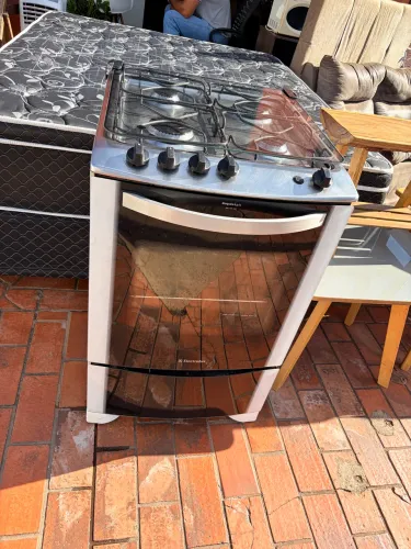 Fogão Electrolux 4 bocas elétrico (entrego ) 