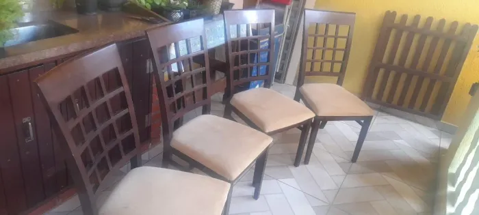 Mesa de jantar 4 lugares 
