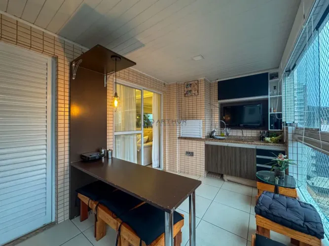 Apartamento à venda em Praia Grande no Canto do Forte, 2 dormitórios, 2 suítes.