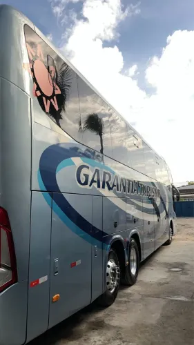 Vendo ônibus de turismo único dono 