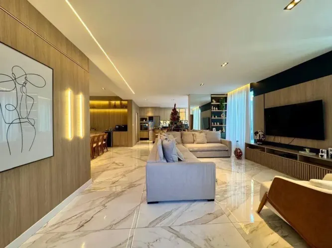 Casa de Alto Padrão à venda no Canto do Forte em Praia Grande