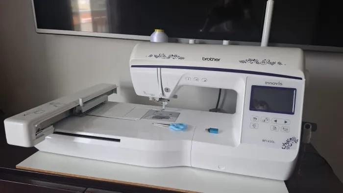 Máquina de Bordar - BROTHER 1430