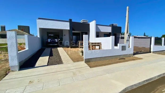 Casa Geminada Moderna no Loteamento Sambaquis em Arroio do Sal
