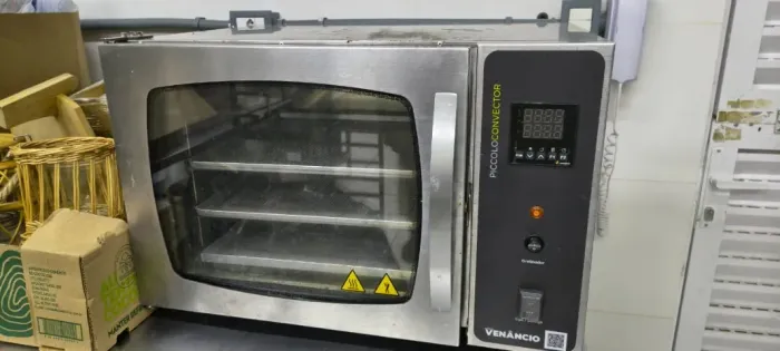 FORNO ELÉTRICO VENÂNCIO PICCOLO 4 BANDEJAS ? CONVECÇÃO + VAPOR 220V